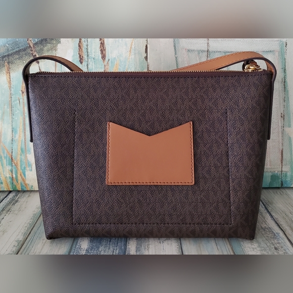 ***SOLD***MICHAEL KORS MK JET SET TRAVEL CROSSBODY LITE-WEIGHT BAG - Picture 3 of 11